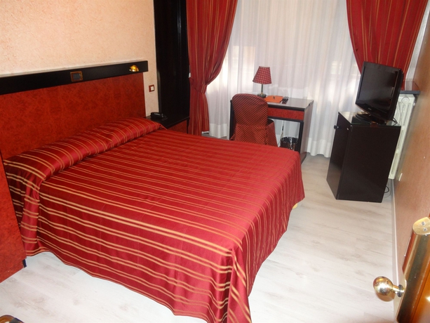 Imagen de la habitación del Hotel Agape, Milán. Foto 10