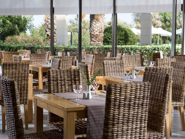 Imagen del bar/restaurante del Hotel Agapi Beach Resort - All Inclusive. Foto 3