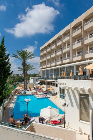 Imagen de la piscina del Hotel Agapinor. Foto 12