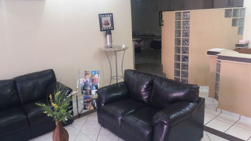 Imagen de los interiores del Hotel Agapito Inn. Foto 20