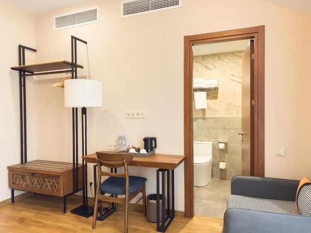 Imagen de la habitación del Hotel Agarani Estate. Foto 9