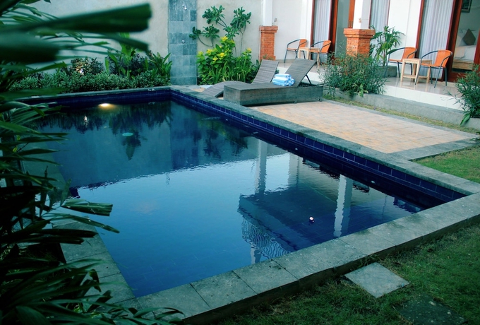 Imagen de la piscina del Hotel Agatha Canggu. Foto 14