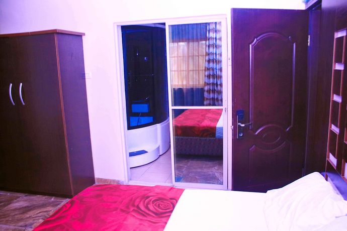 Imagen de la habitación del Hotel Agburuikes. Foto 2