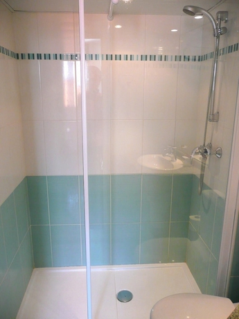 Imagen de la habitación del Hotel Agena, Lourdes. Foto 15