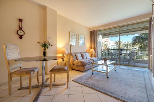 Imagen de la habitación del Hotel Agence des R&eacute;sidences - Appartements priv&eacute;s du 45 CROISETTE - Superieur. Foto 20