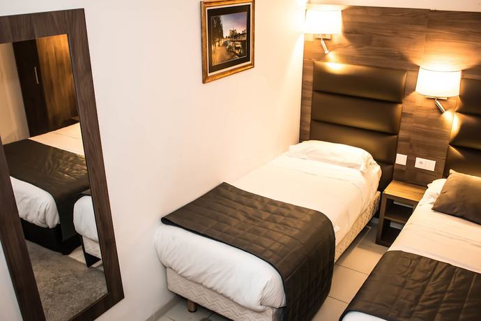 Imagen de la habitación del Hotel Agenor. Foto 6