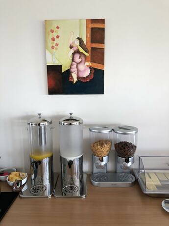 Imagen del bar/restaurante del Hotel Ageri. Foto 14