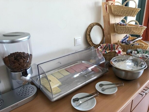 Imagen del bar/restaurante del Hotel Ageri. Foto 16