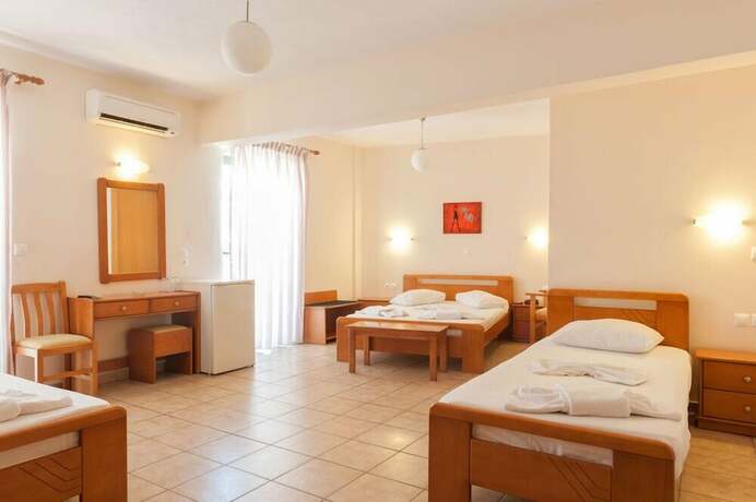 Imagen de la habitación del Hotel Ageri. Foto 21