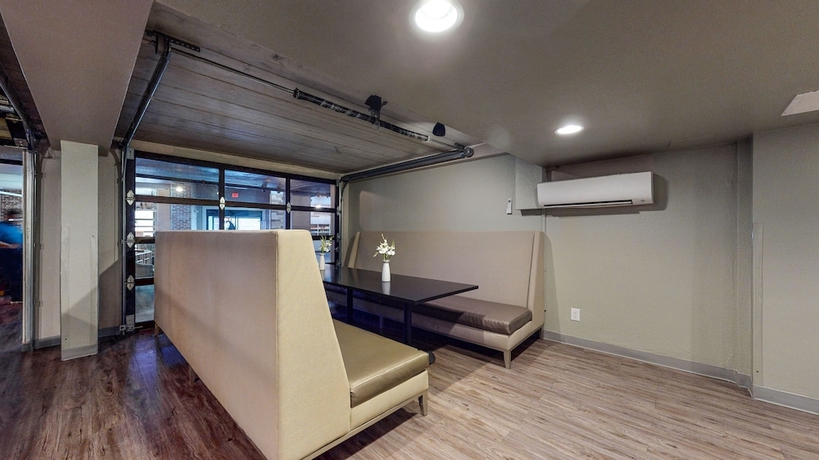 Imagen de los interiores del Hotel Aggieland Boutique. Foto 16