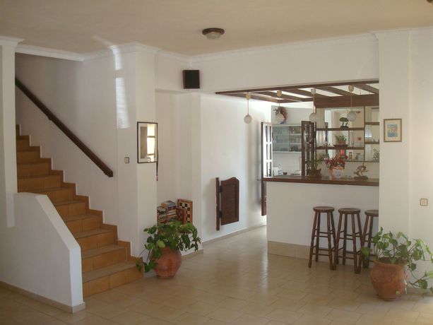 Imagen del bar/restaurante del Hotel Aghas. Foto 3