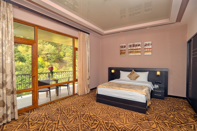 Imagen de la habitación del Hotel Aghveran Ararat Resort. Foto 9