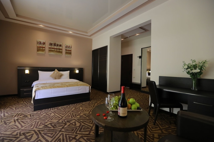 Imagen de la habitación del Hotel Aghveran Ararat Resort. Foto 11