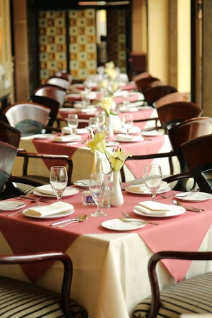 Imagen del bar/restaurante del Hotel Agile. Foto 4