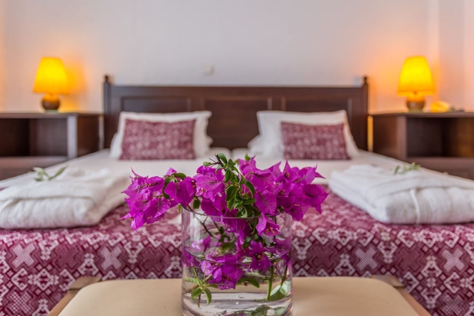 Imagen de la habitación del Hotel Agionissi Resort. Foto 14