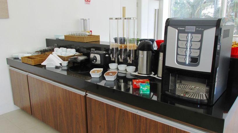 Imagen del bar/restaurante del Hotel Agisol Mar&iacute;lia. Foto 5