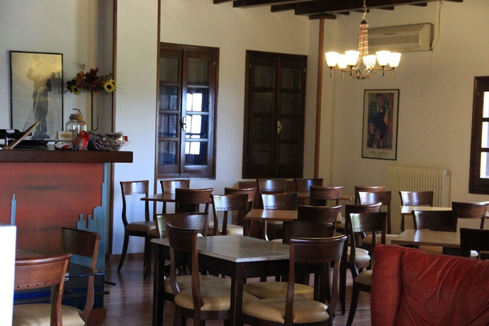 Imagen del bar/restaurante del Hotel Aglaida. Foto 3