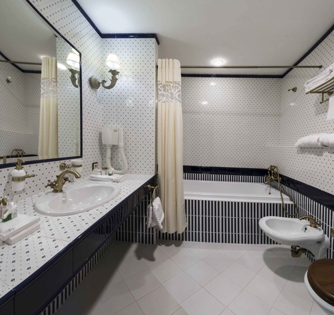 Imagen de la habitación del Hotel Aglaya and Courtyard. Foto 4