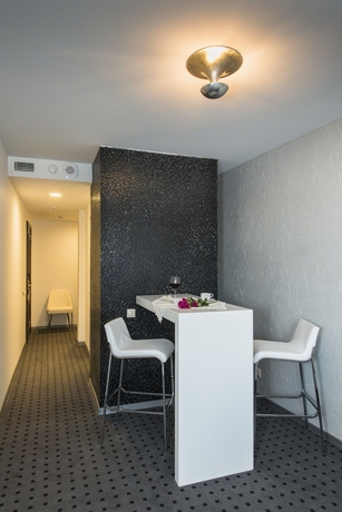 Imagen de la habitación del Hotel Aglaya and Courtyard. Foto 10