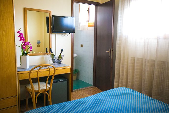 Imagen de la habitación del Hotel Agli Olmi. Foto 19