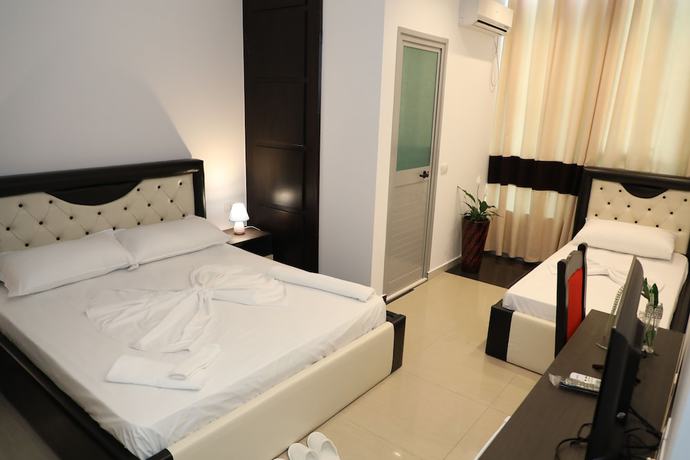 Imagen de la habitación del Hotel Aglon. Foto 12