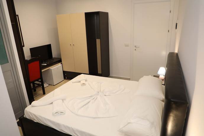Imagen de la habitación del Hotel Aglon. Foto 18