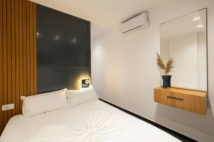 Imagen de la habitación del Hotel Aglon Twin\'s. Foto 12