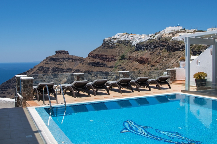 Imagen de la piscina del Hotel Agnadema Apartments. Foto 11