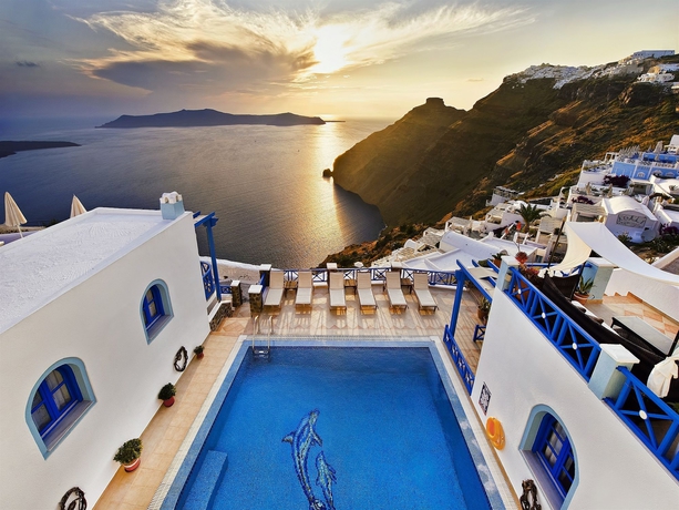 Imagen de la piscina del Hotel Agnadema Apartments. Foto 12