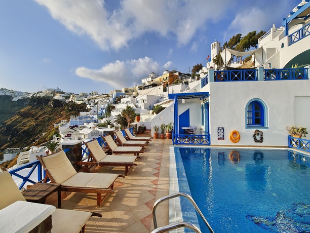 Imagen de la piscina del Hotel Agnadema Apartments. Foto 14