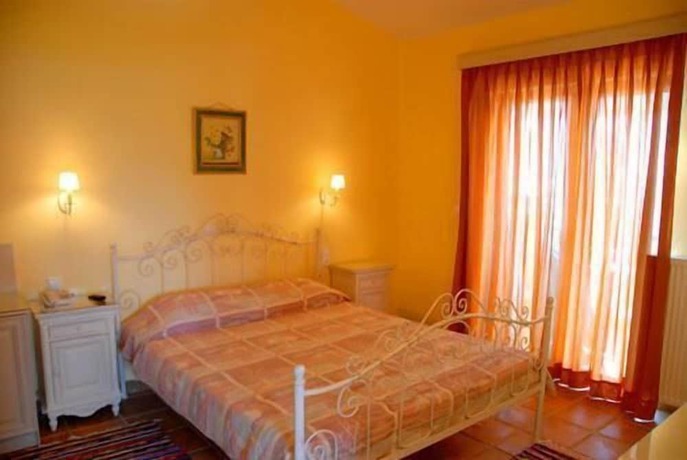 Imagen de la habitación del Hotel Agnadi. Foto 10
