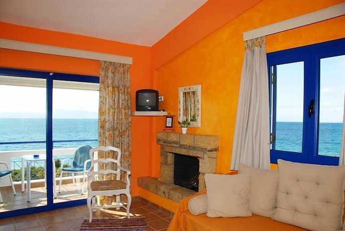 Imagen de la habitación del Hotel Agnadi. Foto 17