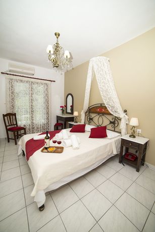 Imagen de la habitación del Hotel Agnadi-Horefto. Foto 2