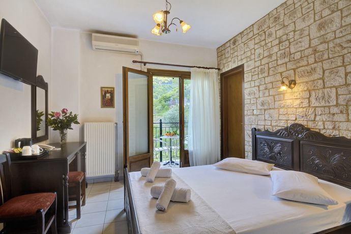 Imagen de la habitación del Hotel Agnadi-Horefto. Foto 5