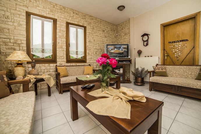Imagen de los interiores del Hotel Agnadi-Horefto. Foto 18