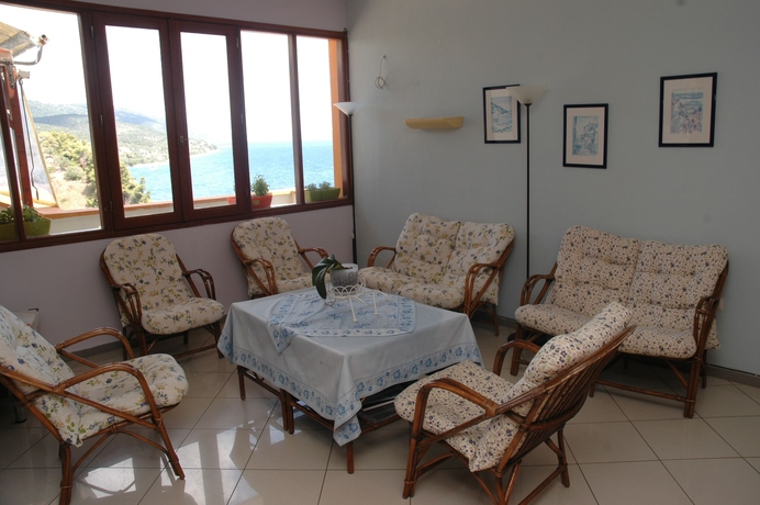 Imagen de los interiores del Hotel Agnanti. Foto 19