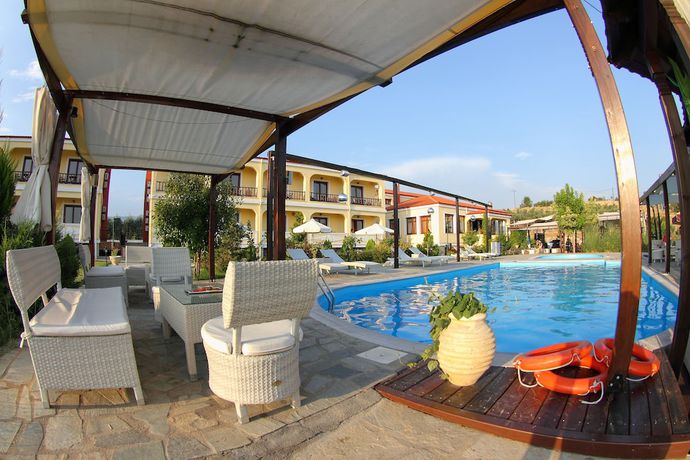 Imagen de la piscina del Hotel Agnatio Spa. Foto 15