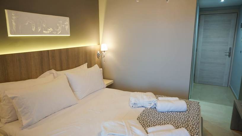 Imagen de la habitación del Hotel Agnes Deluxe. Foto 15