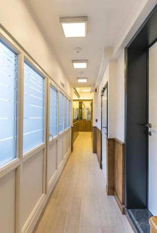 Imagen de los interiores del Hotel Agora Brussels Grand Place. Foto 15