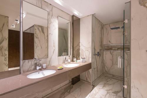 Imagen de la habitación del Hotel Agora, Doha, Autograph Collection. Foto 3