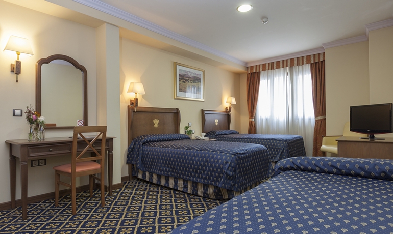 Imagen general del Hotel Agora Juan De Austria. Foto 11