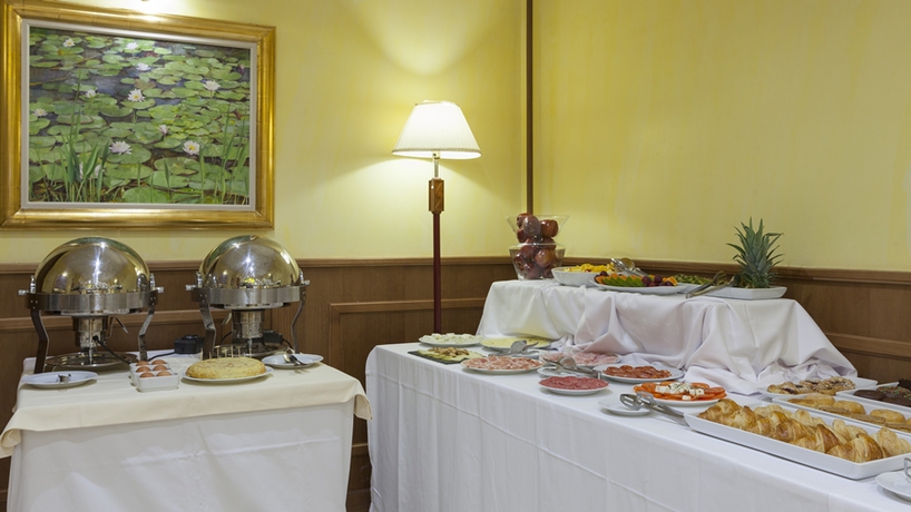 Imagen general del Hotel Agora Juan De Austria. Foto 12