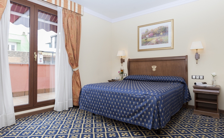 Imagen general del Hotel Agora Juan De Austria. Foto 15