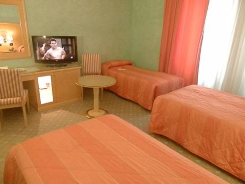 Imagen de la habitación del Hotel Agora' Palace. Foto 9