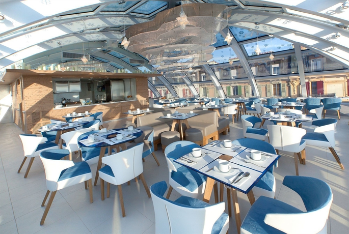 Imagen del bar/restaurante del Hotel Agora Swiss Night By Fassbind. Foto 7