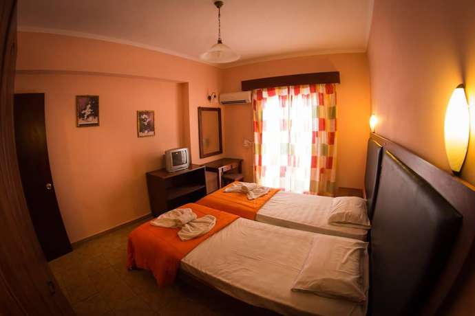 Imagen de la habitación del Hotel Agoulos Beach. Foto 2