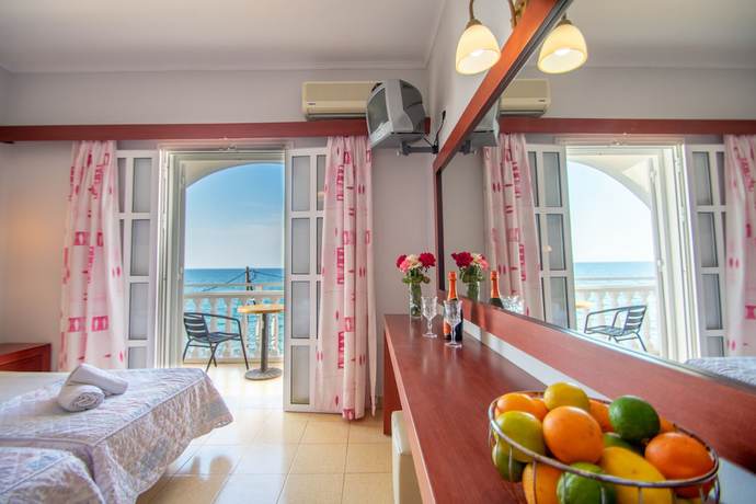 Imagen de la habitación del Hotel Agoulos Beach. Foto 6
