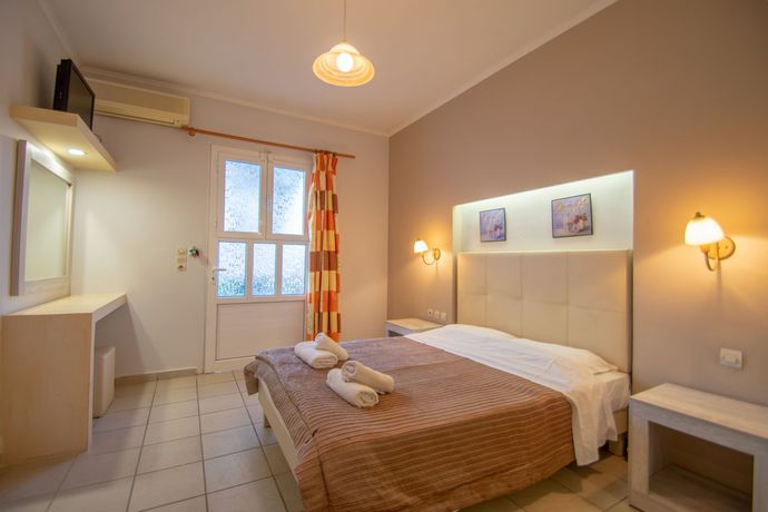 Imagen de la habitación del Hotel Agoulos Beach. Foto 15