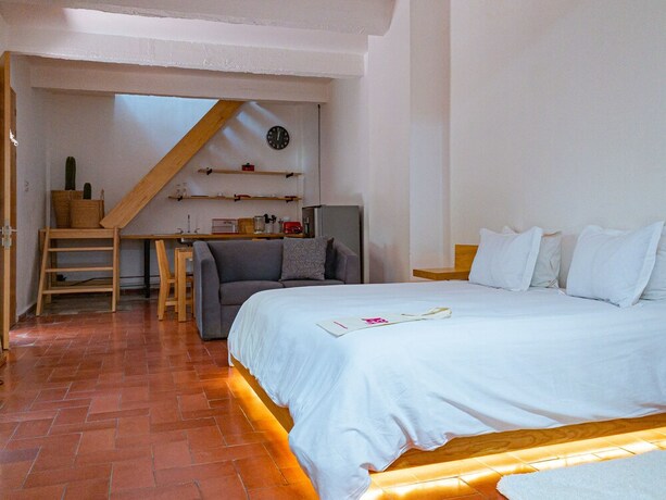 Imagen de la habitación del Hotel Agrado Guest House. Foto 13