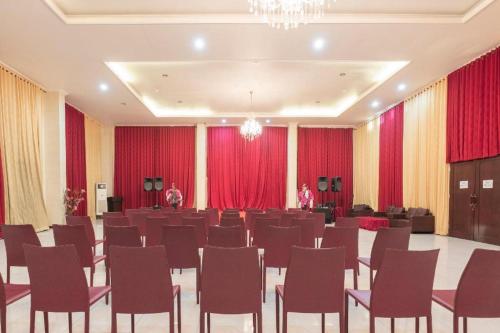 Imagen general del Hotel Agraha Andalas. Foto 9